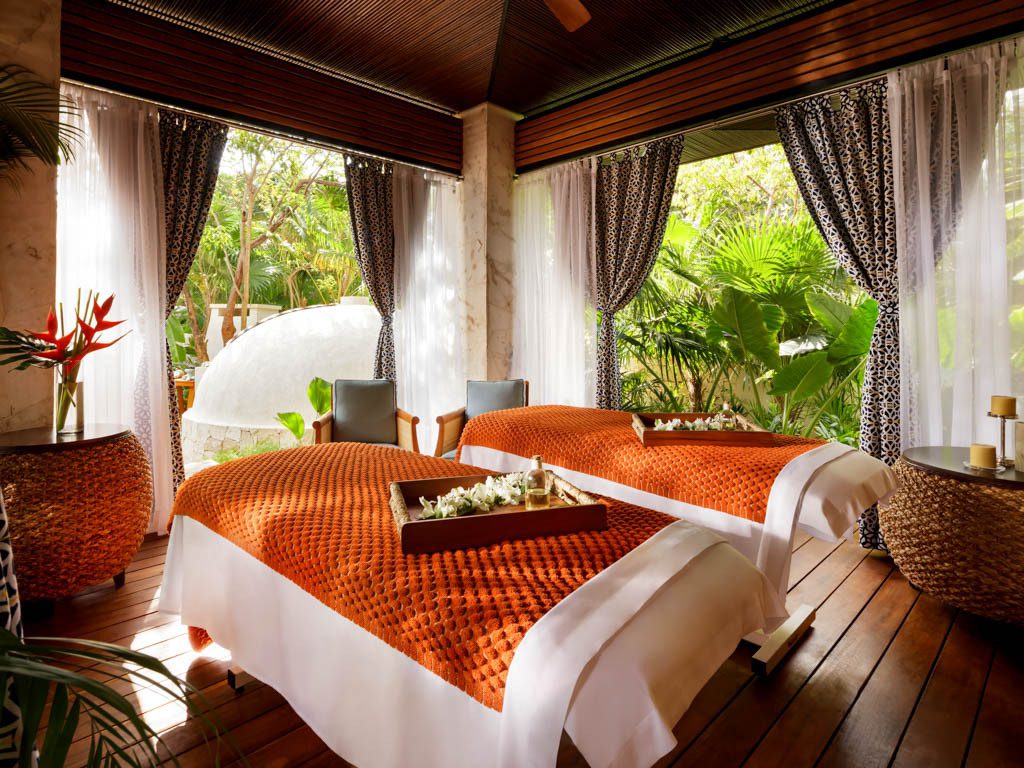 Costa Mujeres beachfront villa