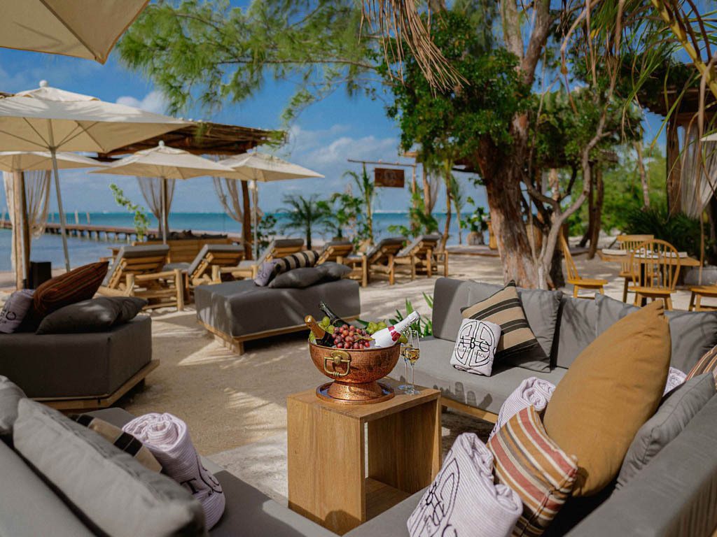 Isla Mujeres coastline