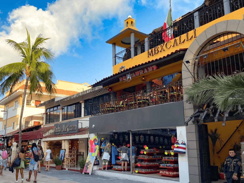 La Quinta Alegria shopping mall Playa del Carmen